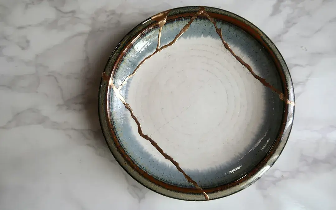 The Story of Kintsugi and Golden Healing